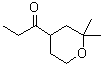 CAS 登录号：77642-82-1， 1-(2,2-二甲基四氢-2H-吡喃-4-基)-1-丙酮